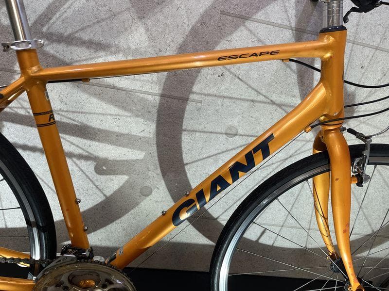 GIANT ESCAPE R3 クロスバイク sizeM　オレンジカラー