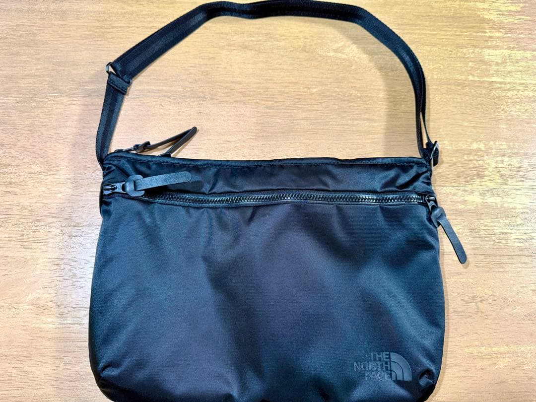 ノースフェイス Shuttle Shoulder Pouch limited