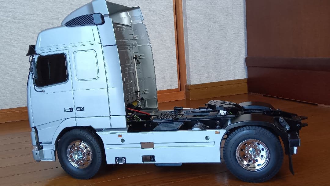 タミヤ1/14　ボルボFH12&タンクトレーラーフルオペMFC-03