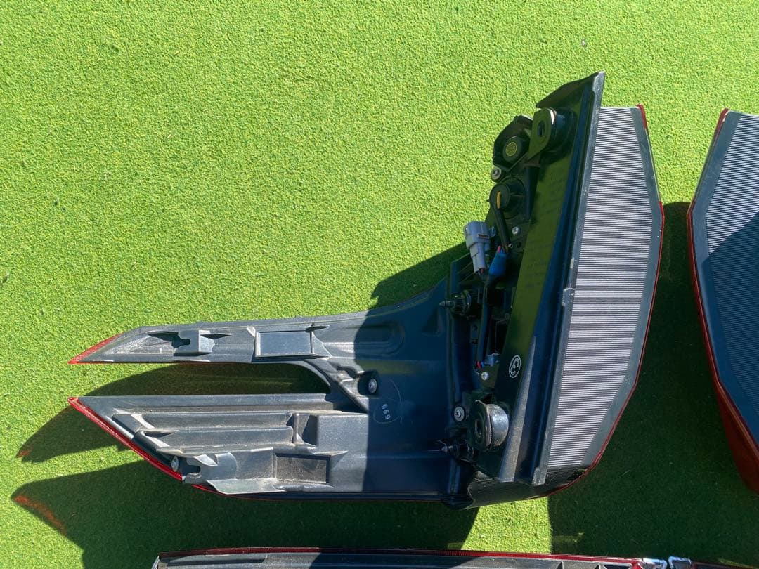 トヨタ　30アルファード　純正　前期　テールライト　テールランプ