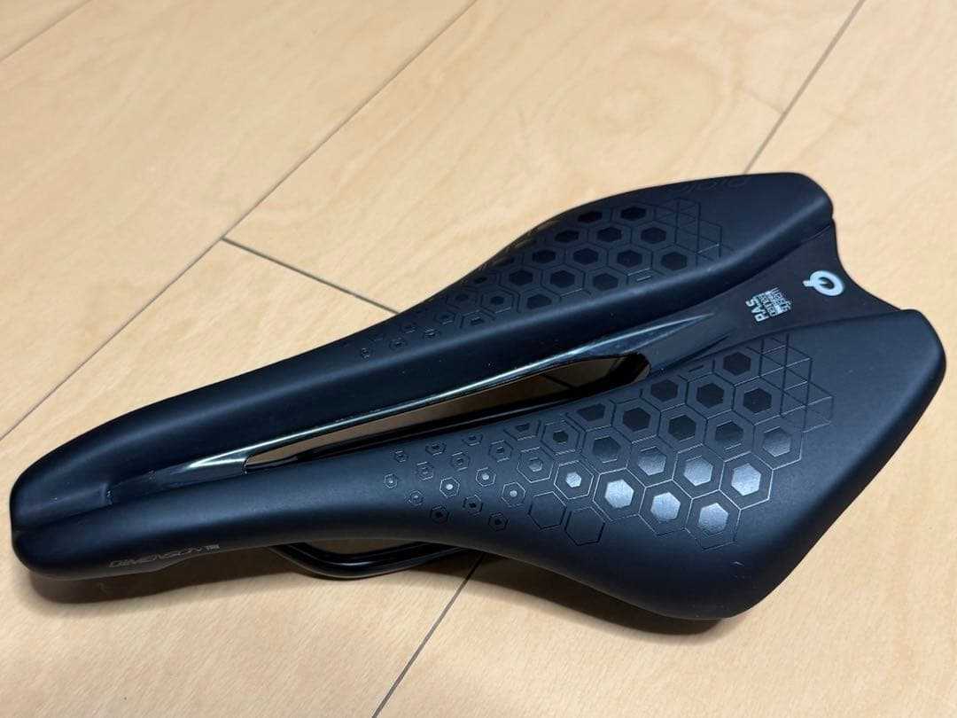 Prologo DIMENSION TRI サドル T4.0レール