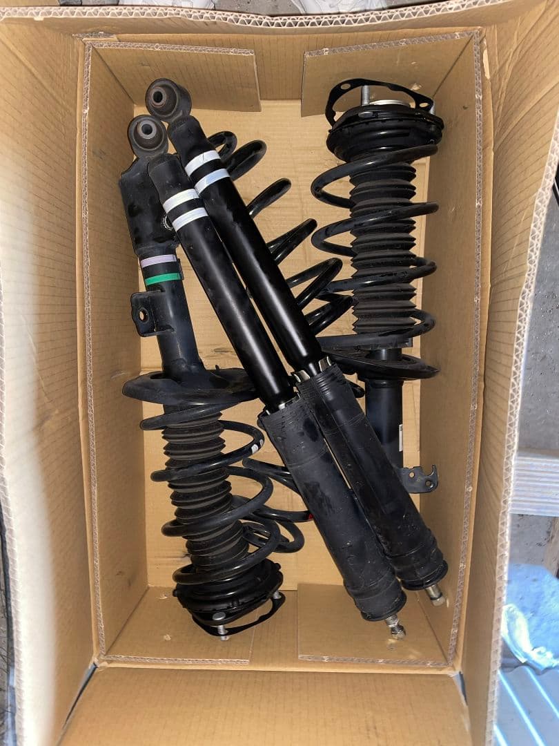 80ヴォクシー 純正サスペンション 美品