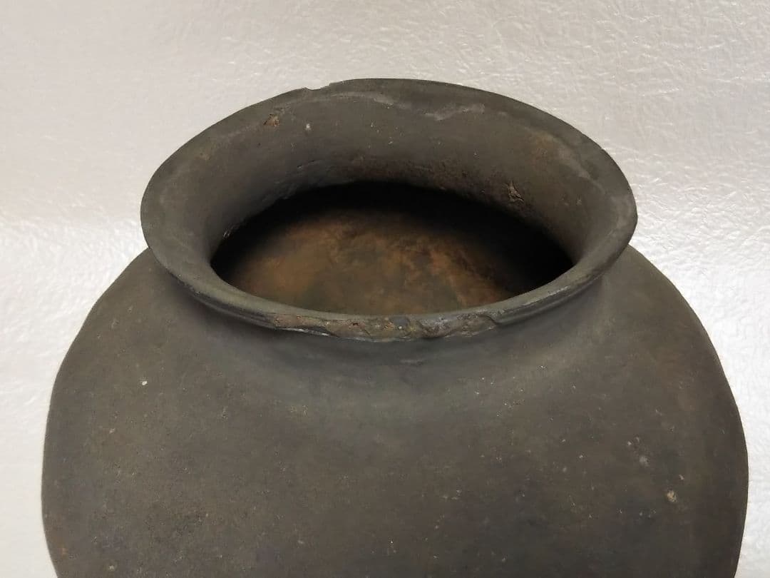 須恵器系（！？）やや大振りな丸壺