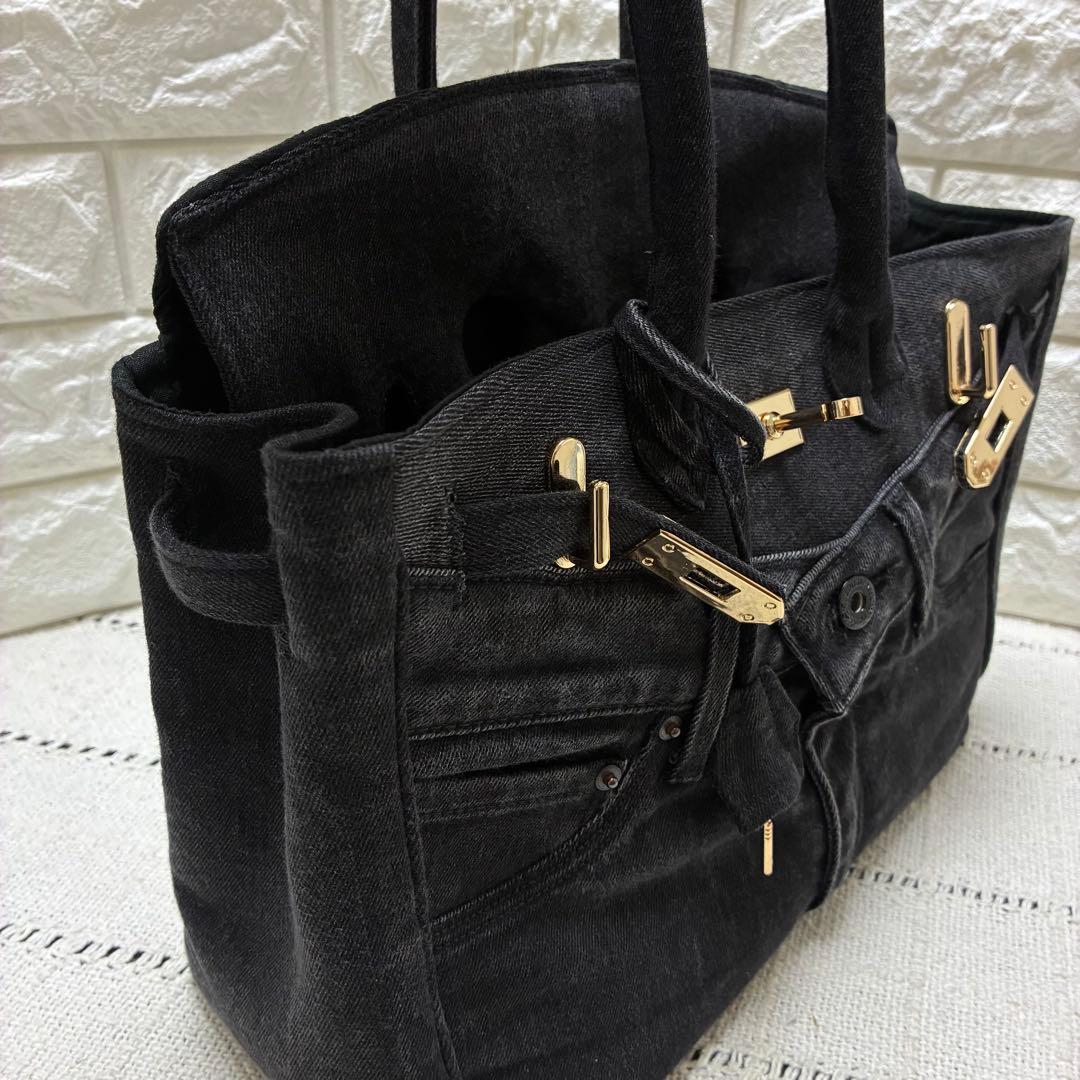 デニムリメイク フラップ付きトートバッグ　Sサイズ　 ブラックデニム　南京錠付き