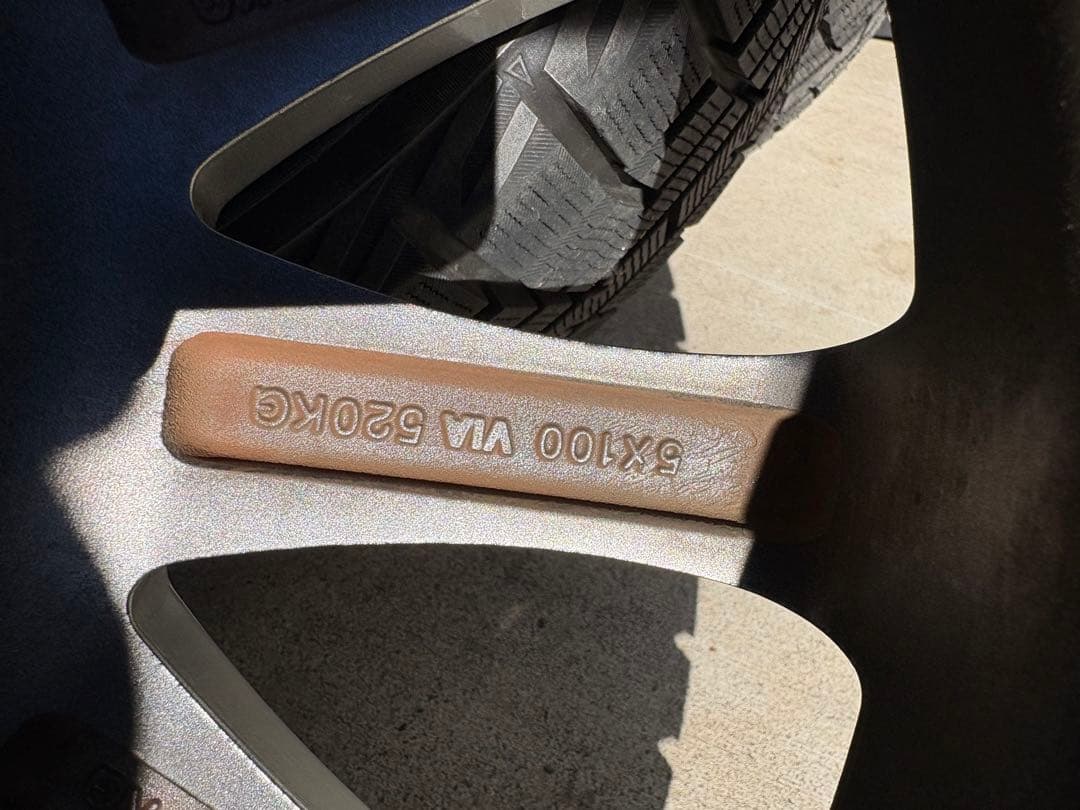 専用　キロ未満 訳アリスタッドレス カールソン 1/11EVO プリウス CT