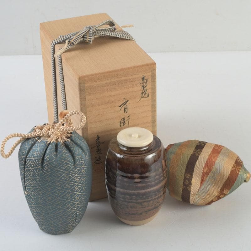 茶道具　高取焼　喜恵造　肩衝茶入　仕覆付二点付　共箱　V　9538