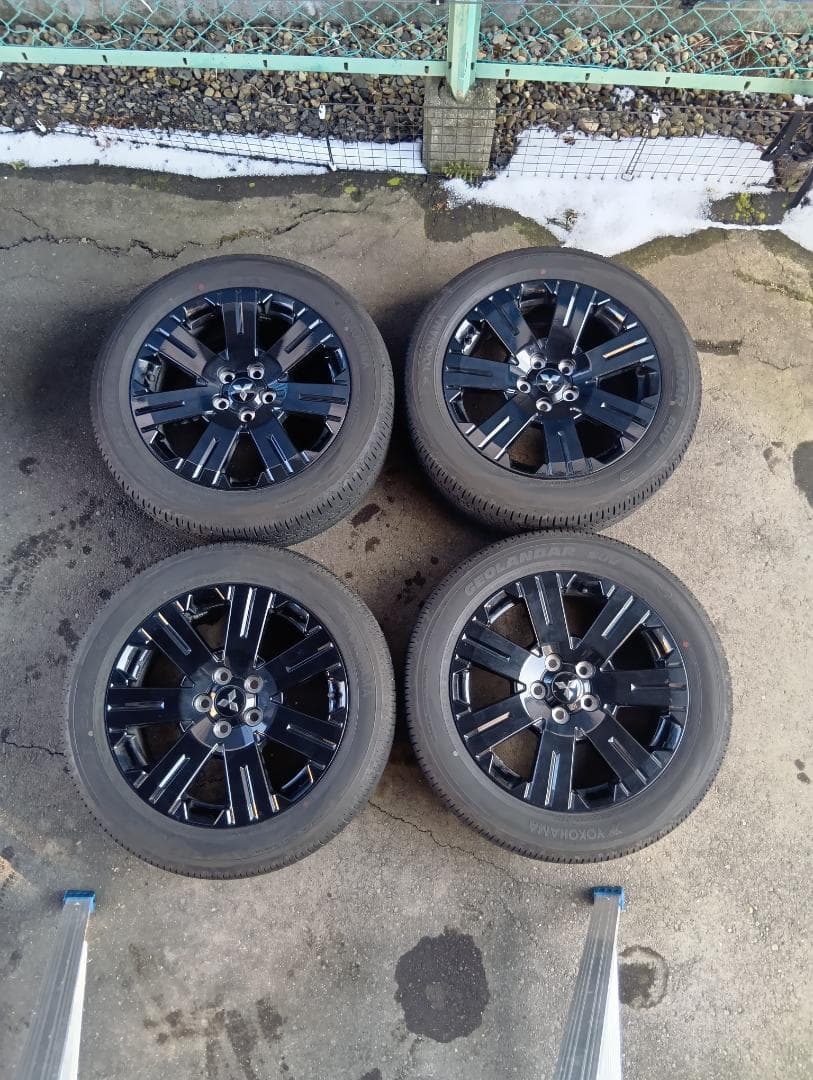 三菱デリカD:5　CHAMONIX純正　ホイール＋タイヤC