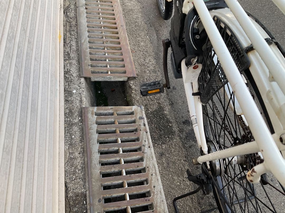 パナソニック最新機種電動アシスト自転車ティモS26インチホワイト系アルミボディー