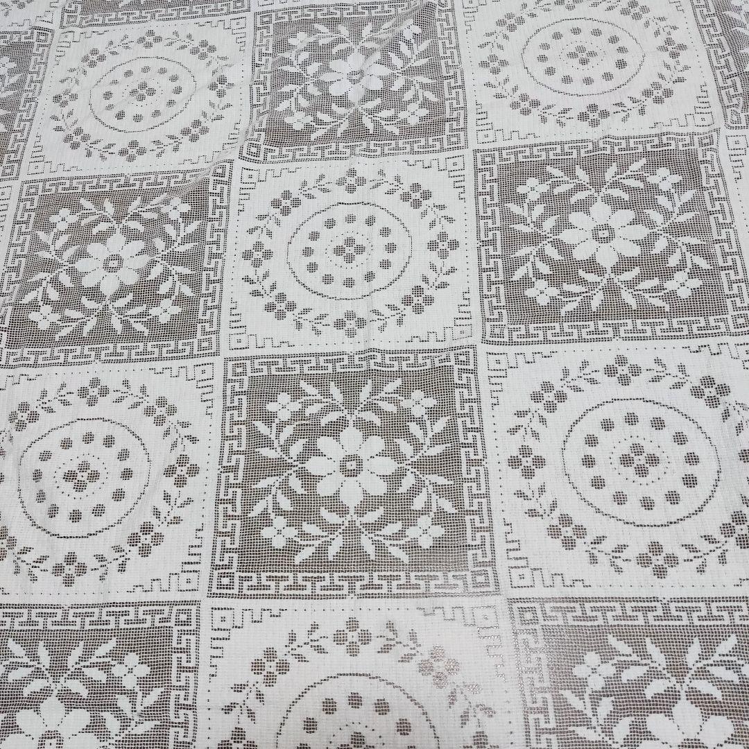 レースのテーブルクロス　インテリア敷物　レースクロス　152 x 120