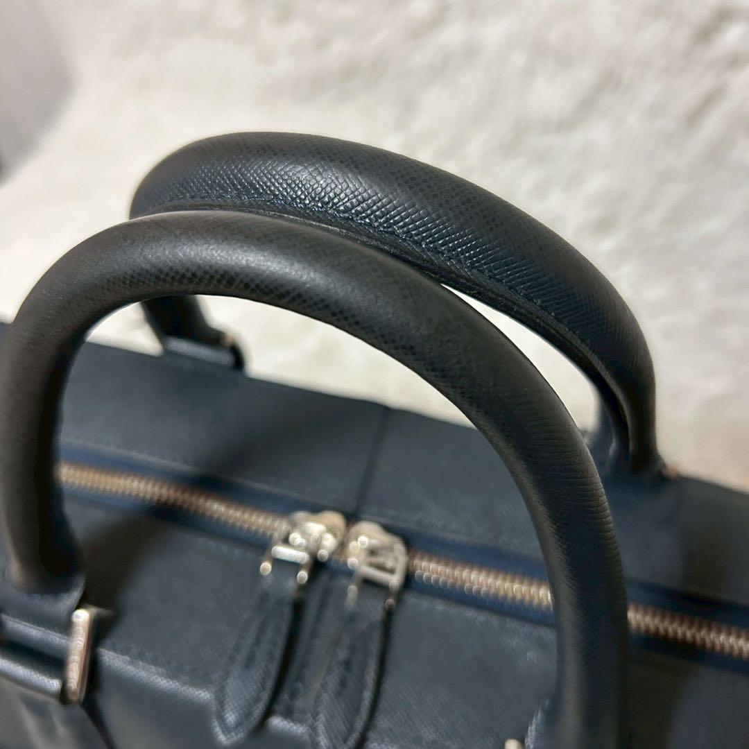 ペッレモルビダ キャピターノ ブリーフケース　ビジネスバッグ