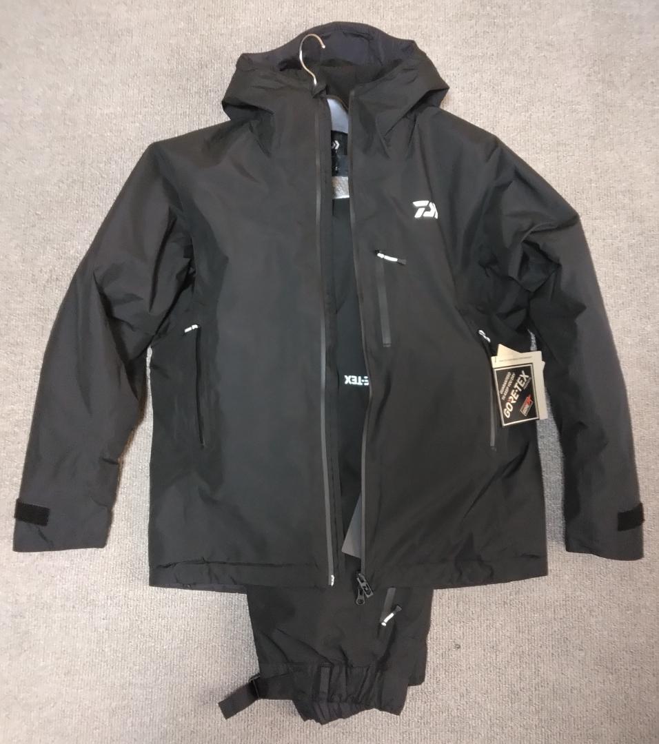 ダイワ GORE-TEX バーサタイルウィンタースーツ DW-1925 (L)