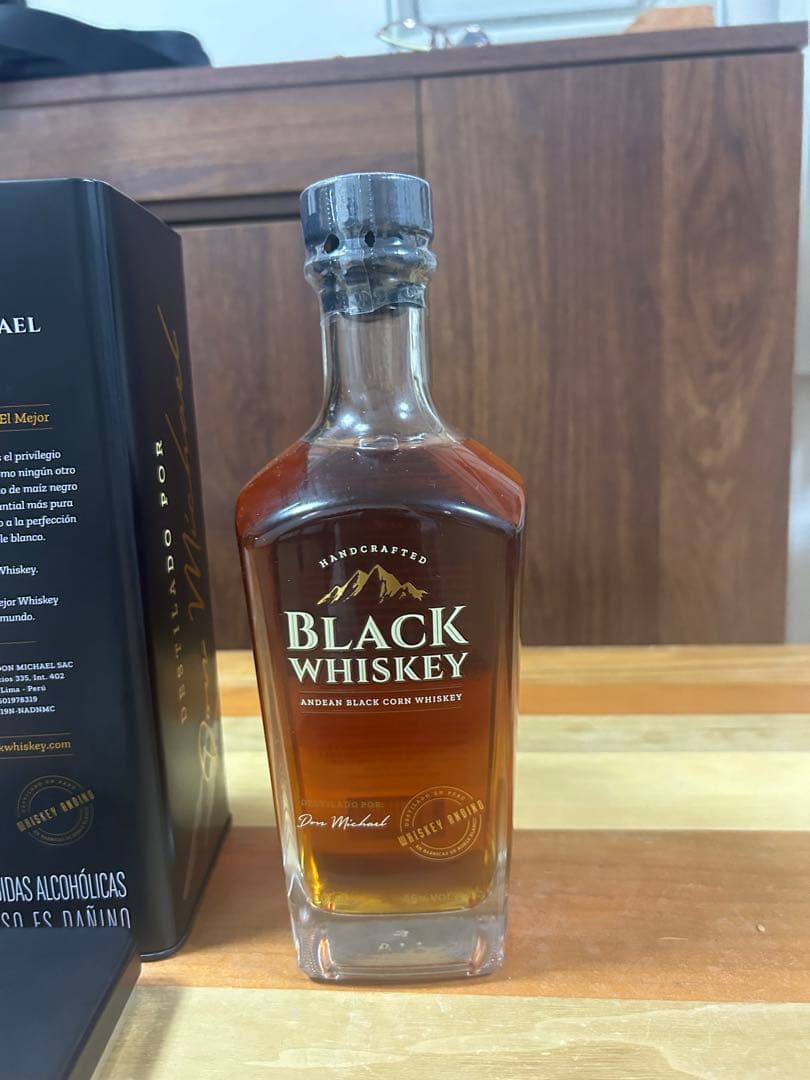 Black Whiskey アンでアンブラックコーンウイスキー 700ml