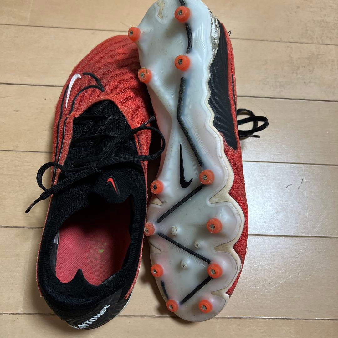 サッカースパイク　ファントムgx AG 27cm