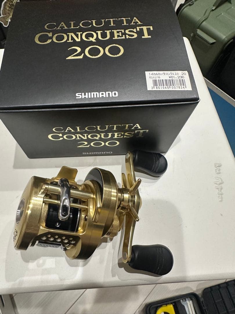SHIMANO 14CALCUTTA CONQUEST 200 ベイトリール