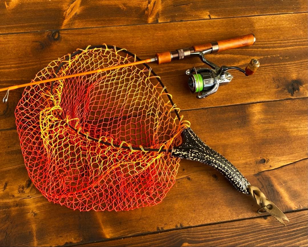 新品未使用　トラウトロッド　スピニング　ウッドグリップ　グラスロッド　渓流釣り