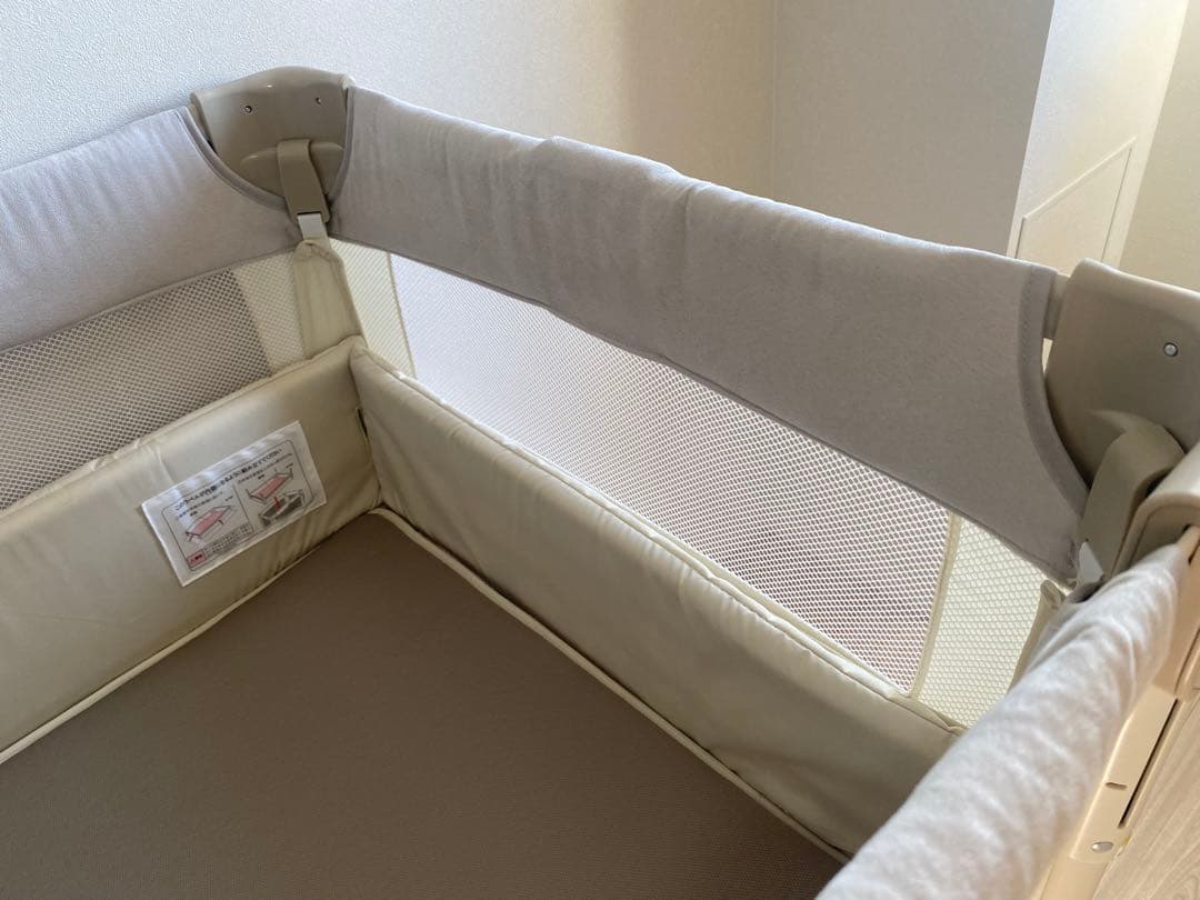 美品 アップリカ ココネル　エアープラスAB/ホワイトベージュ