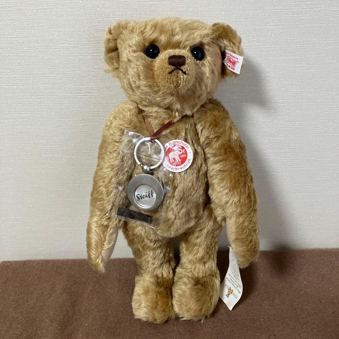 Steiff Button in Ear Japan シルバーのチャーム付き