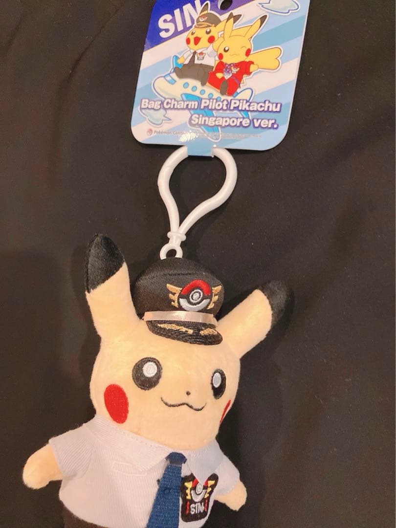 【新品】シンガポール限定　ポケモン　ピカチュウ　バッグチャーム