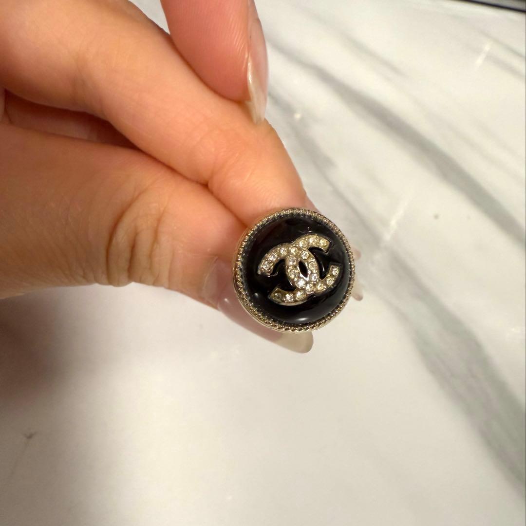 Chanel ロゴピアス(片耳用)