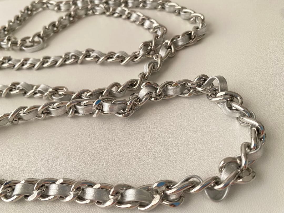 アンテプリマ　ショルダーバッグのチェーン