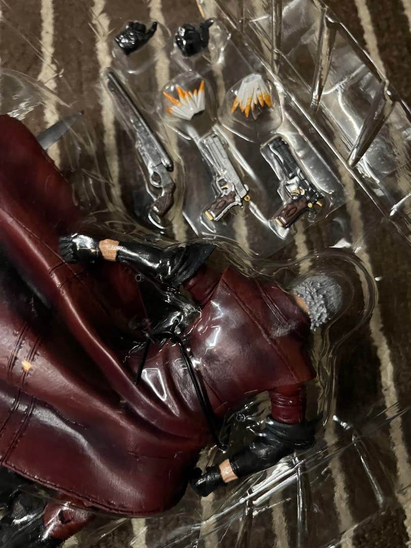 NECA Devil May Cry•フィギュア デビルメイクライ/ダンテ