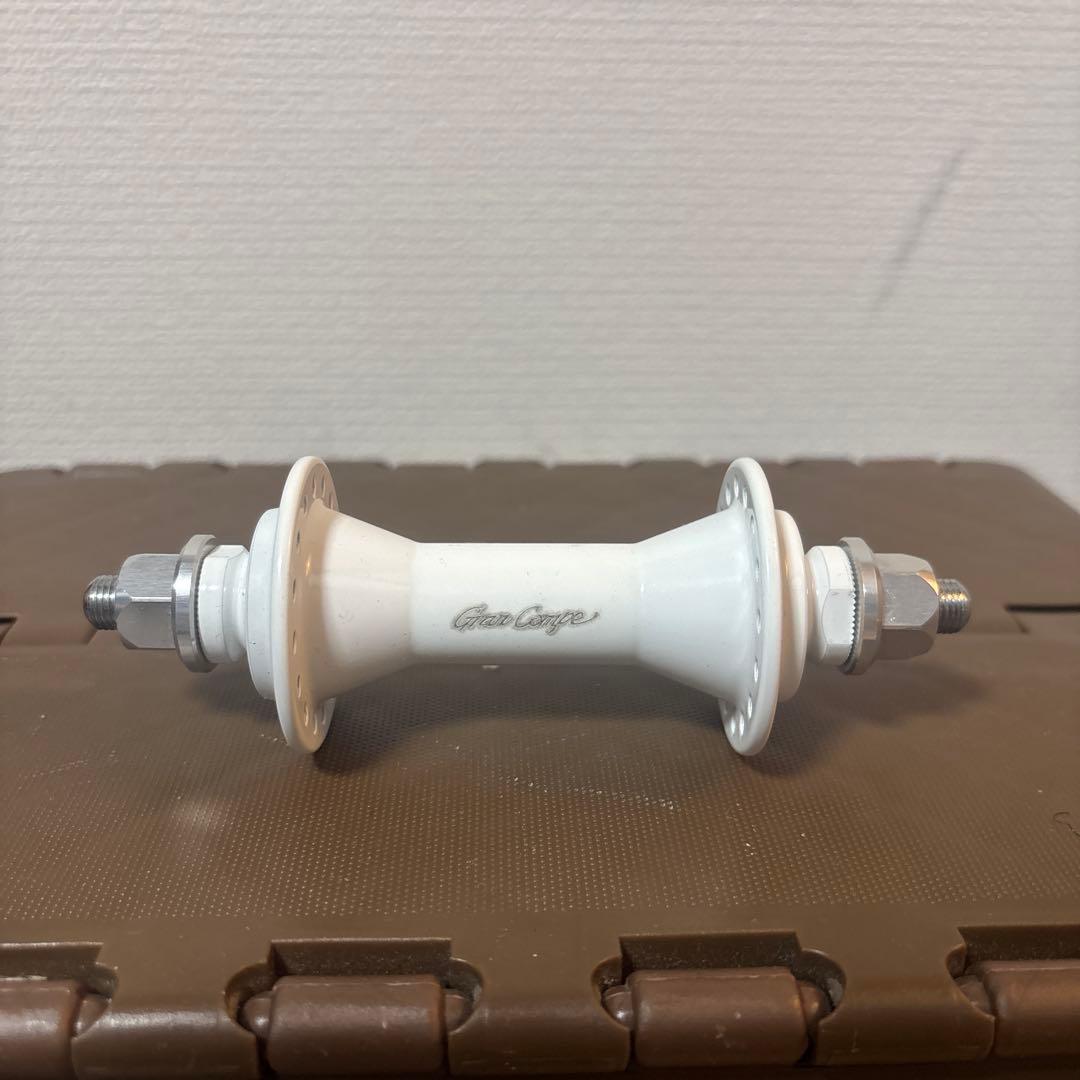 グランコンペ　ピストハブ　フロントホワイト　32H