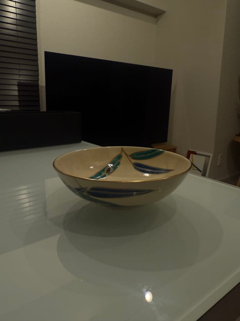 花虫文平茶碗　鳴滝窯