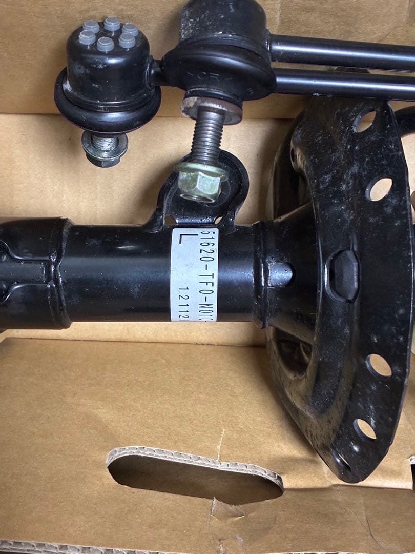 フィット ge8 純正ショック　年式2011年3月