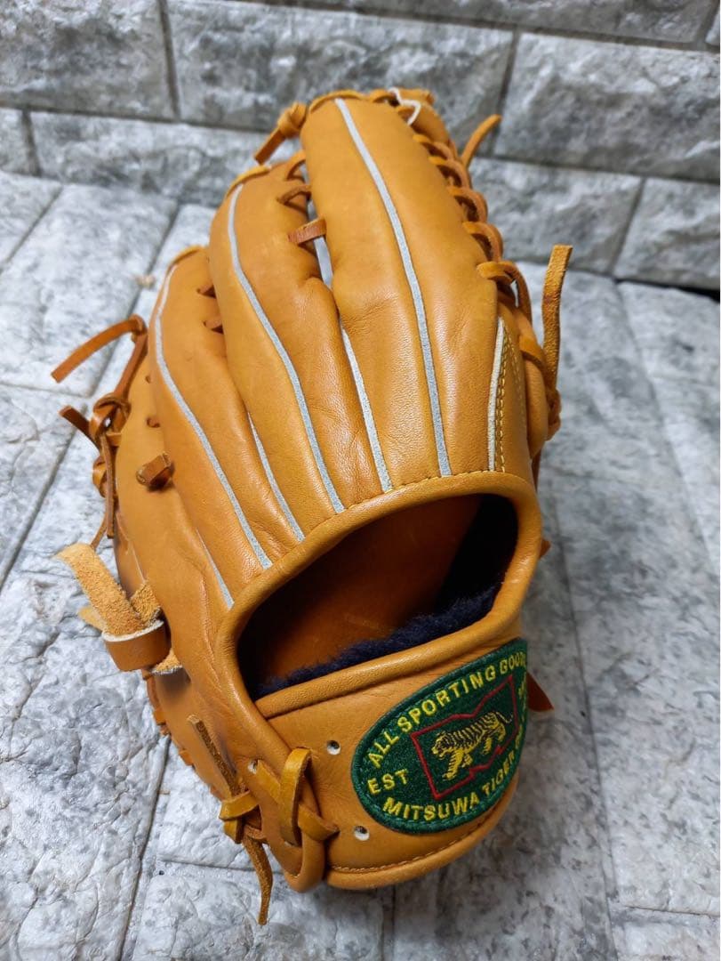 ミツワタイガー グローブ 野球　スポーツ用品
