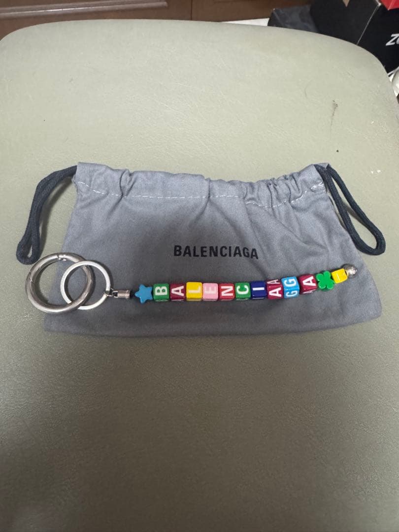BALENCIAGA カラフルビーズキーホルダー