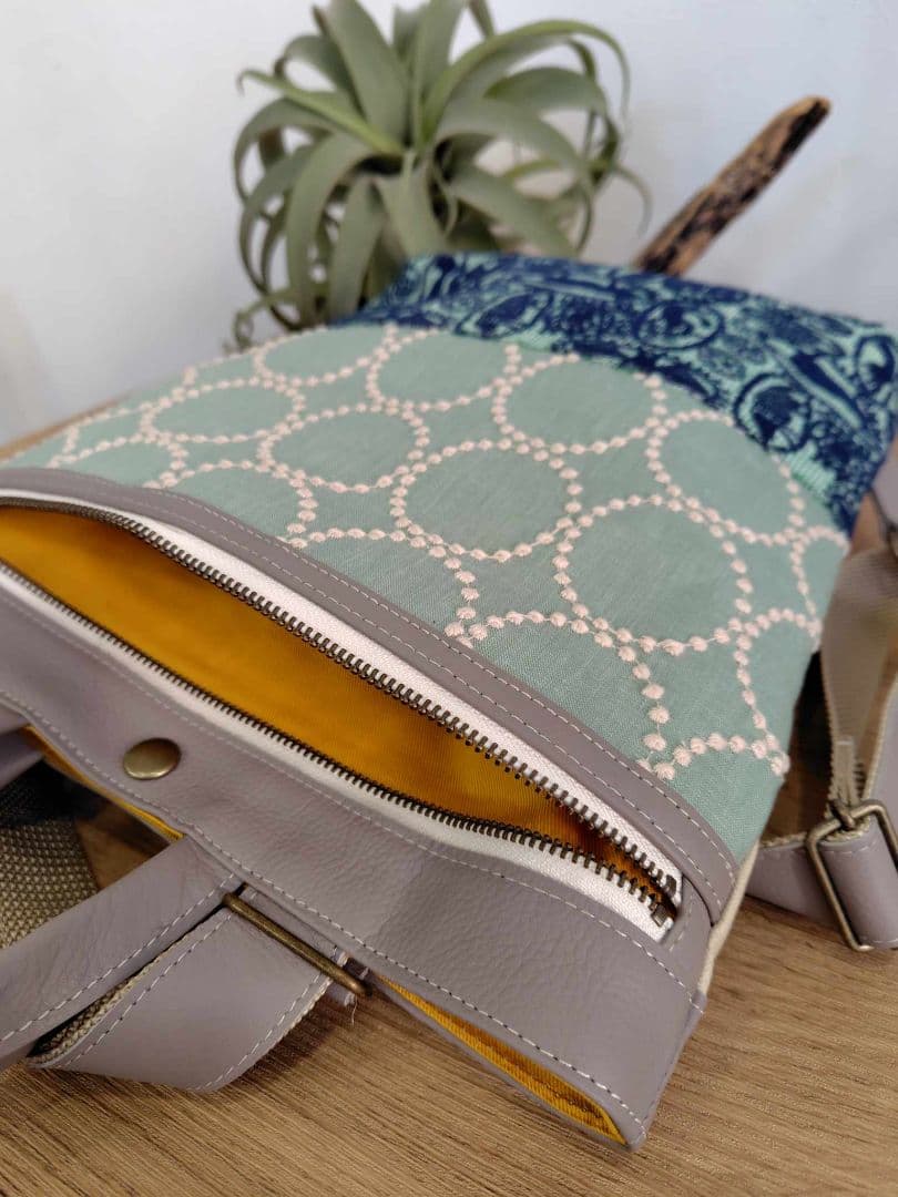 ミナペルホネン/タンバリン×ジャングルレリーフ/牛革A4トートリュック