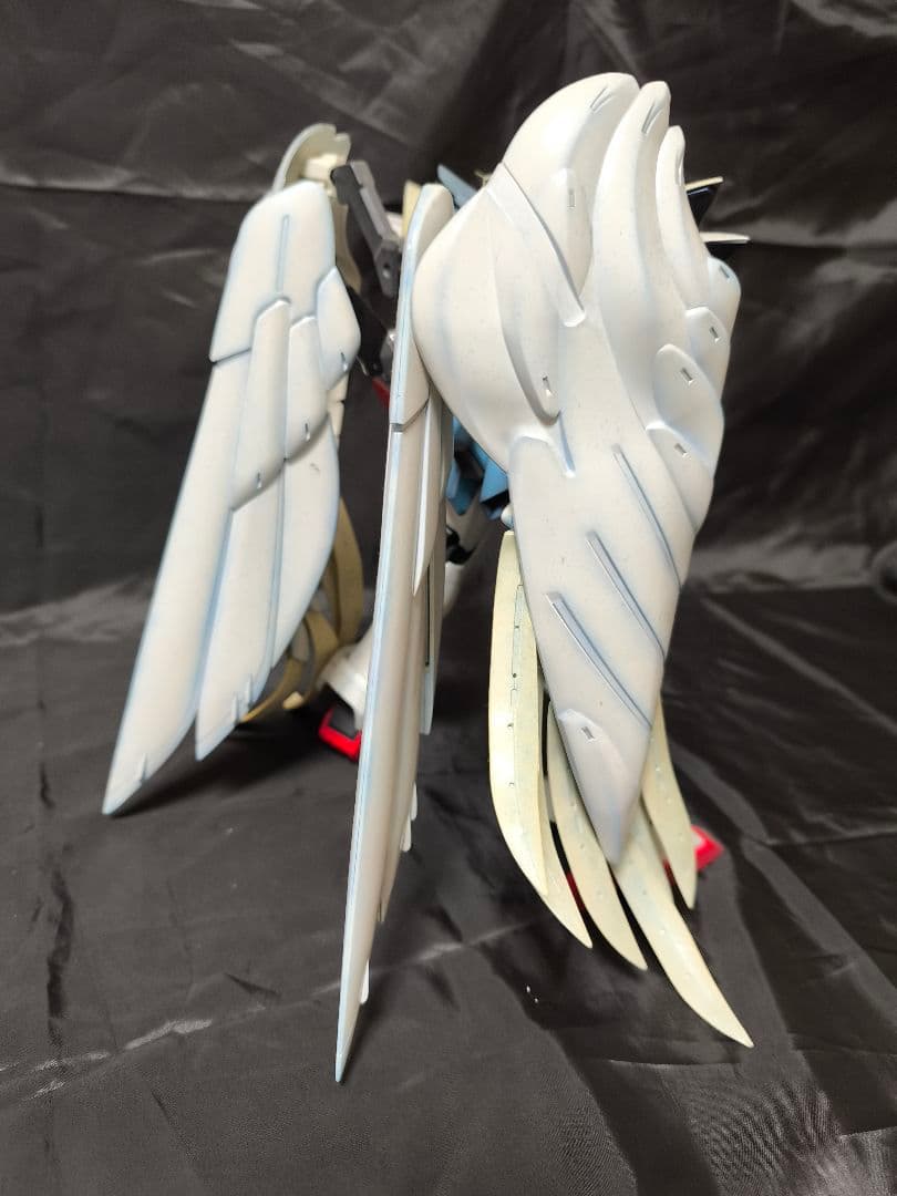 PG 新機動戦記ガンダムW Endless Waltz スノーホワイト完成品