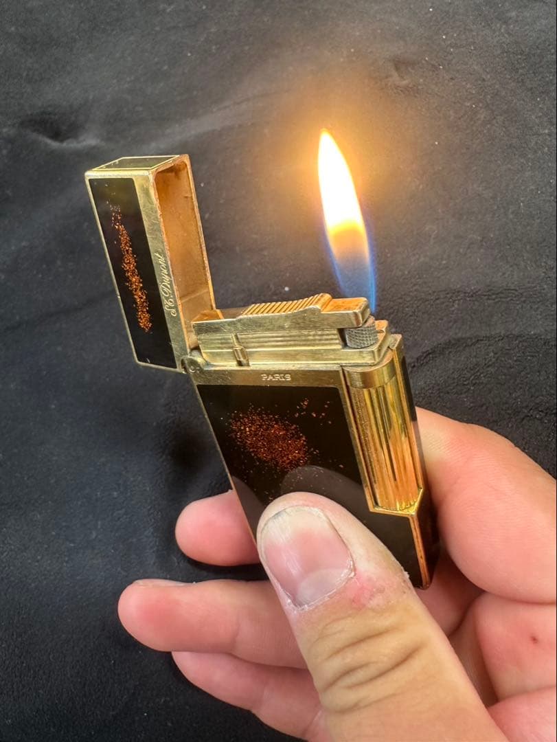 装飾的な金属ライター