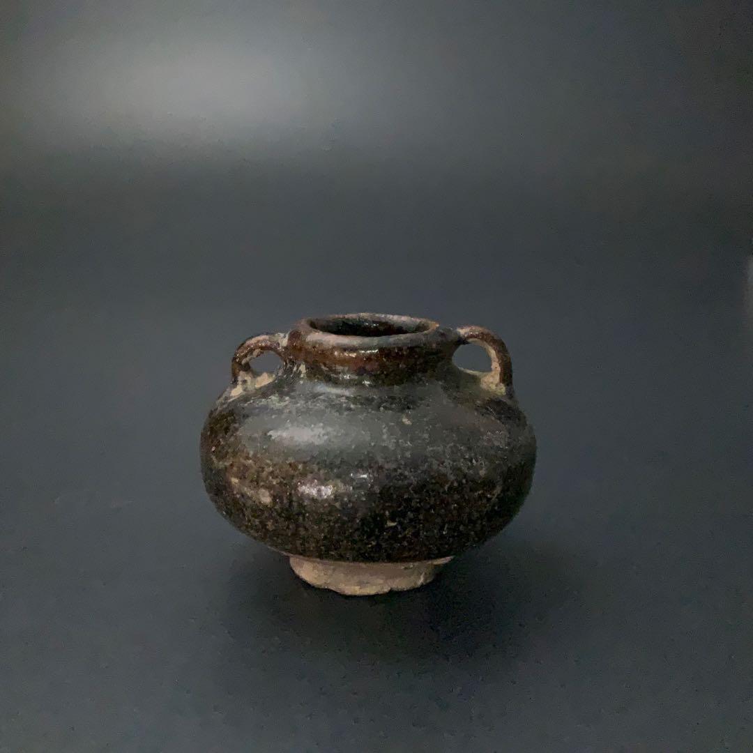 黒褐釉双耳小壺　骨董　アンティーク　高さ5cm 　花入　R1393ダM