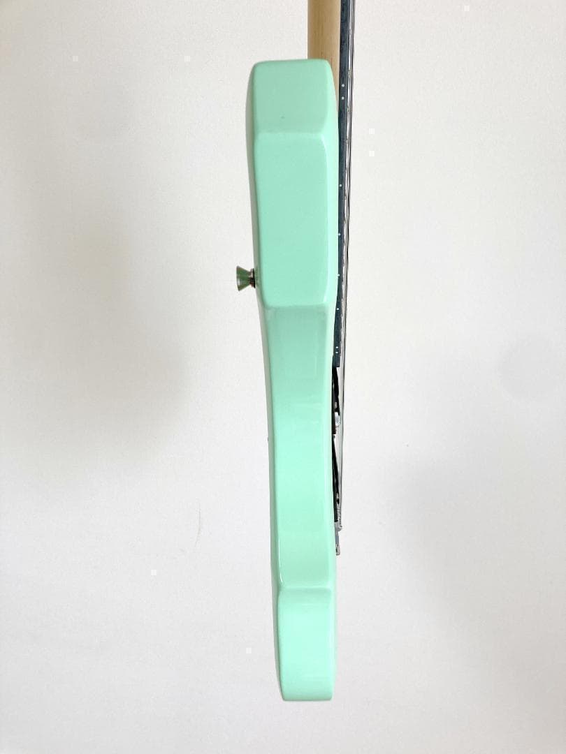 変形タイプ　エレキギター 　サーフグリーン　美品　シンクロナイズドトレモロ