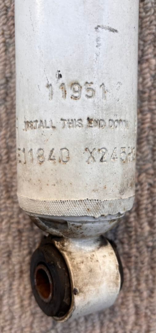 プロコンプ ES1000 ショックアブソーバー JA11用（2〜3インチアップ）