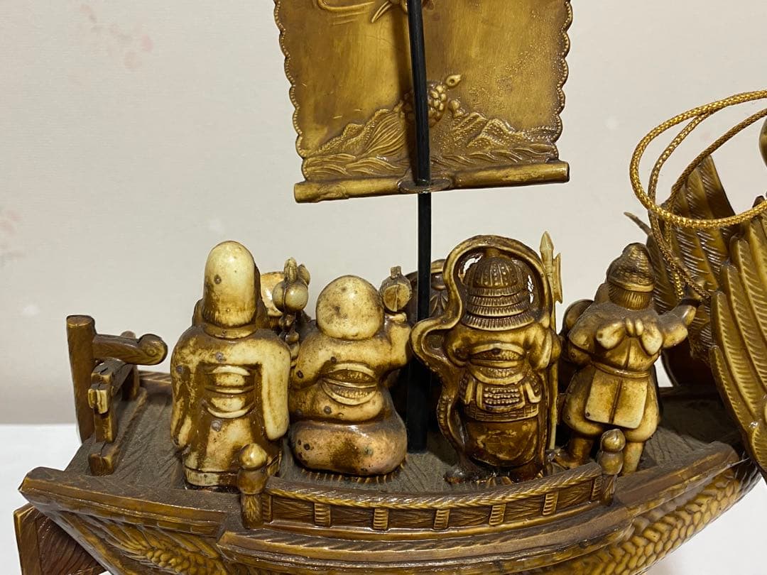 ♦セルロイド製 細密 龍に七福神宝船縁起物 置物飾り 富士山 鶴に亀 骨董品