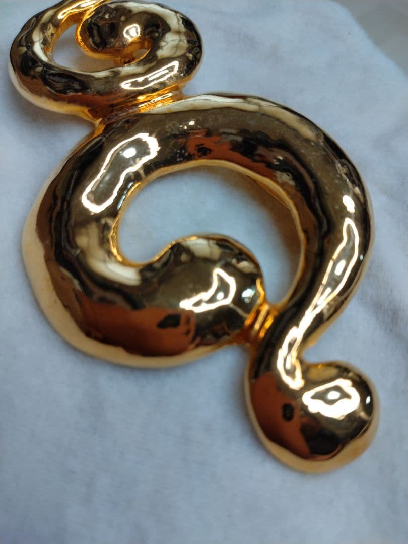 Yves Saint Laurent ゴールド ブローチ