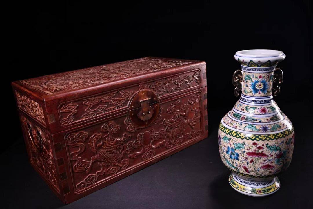 中国古美術・旧蔵珐琅彩陶磁器の花瓶・花鳥紋・置物・純手描き・文房具・茶道具・箱付