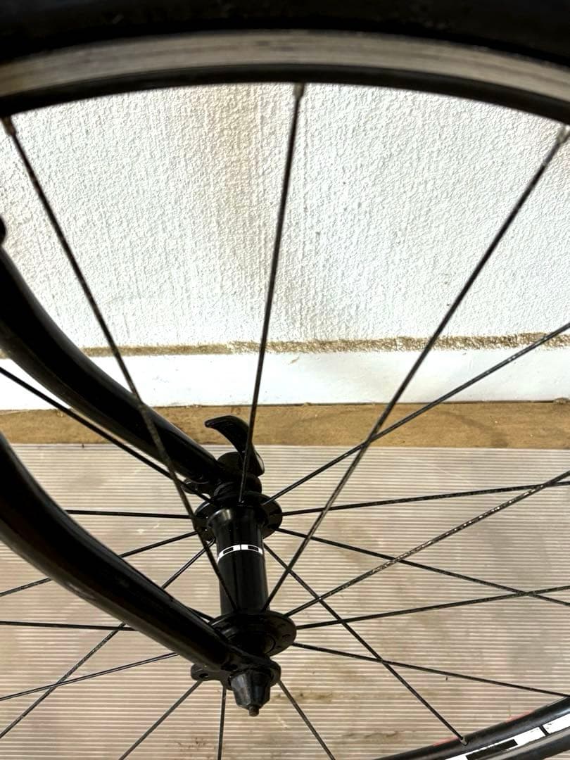 ブラック×GIOSロゴが映える、シンプルに“かっこいい”クロスバイク