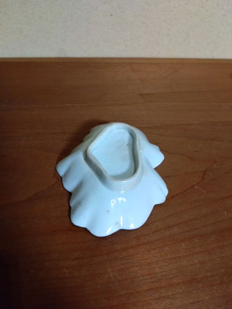 江戸前期 染付 菊流水紋 葉型小皿