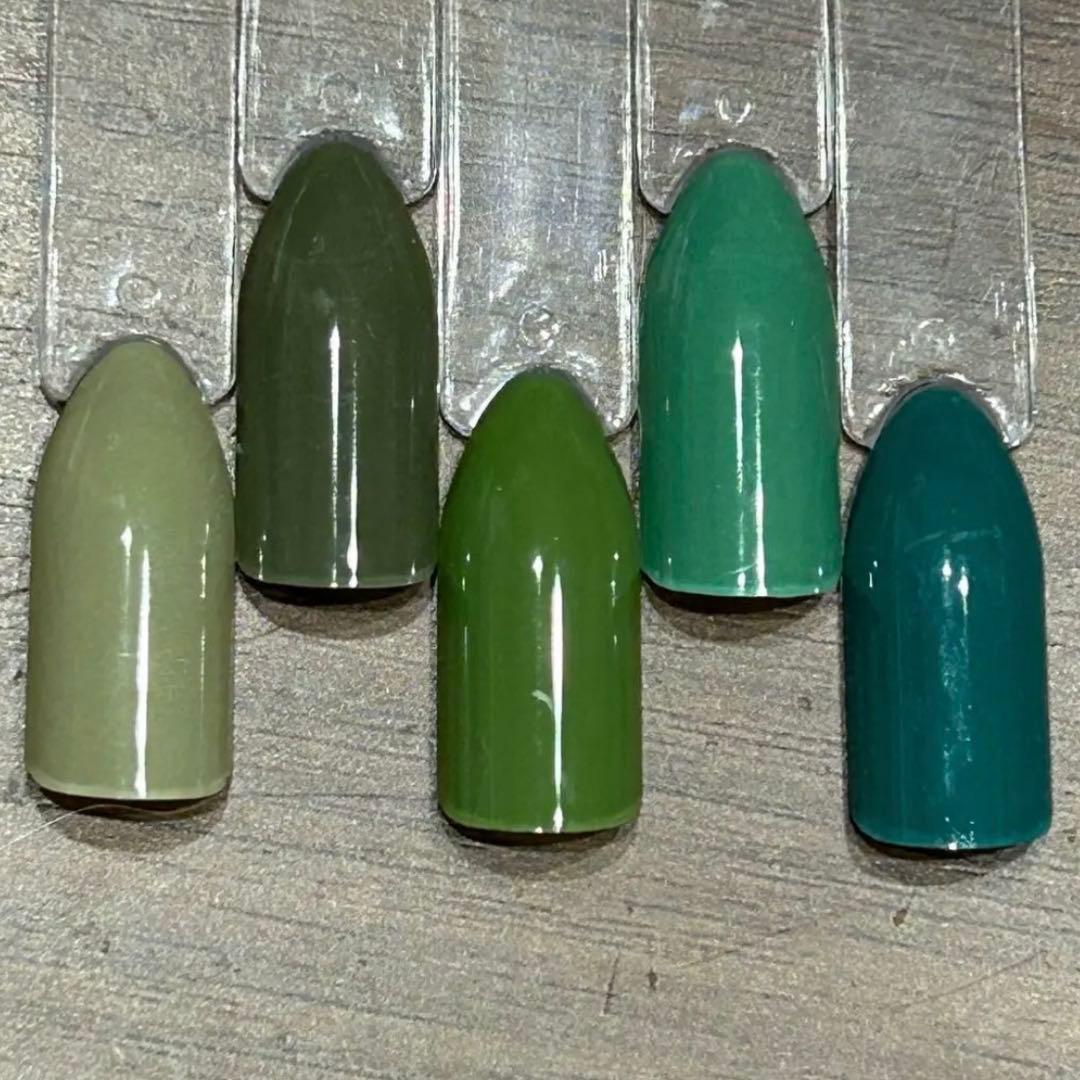 ZOYA／ネイルラッカー(バラ売り可)