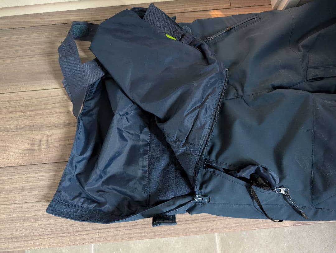 QUIKSILVER子ども用スノーボードウェア上下セット　ビブパン　サイズXS