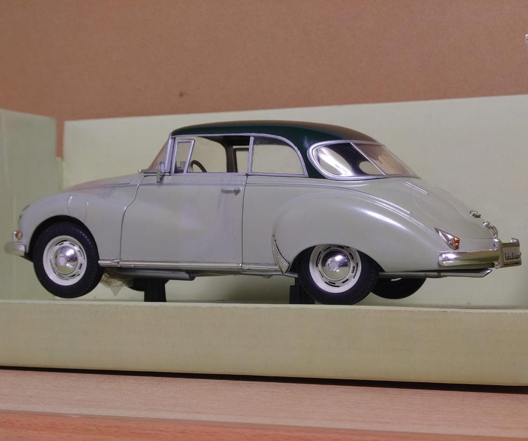 1/18 オートユニオン1000S Coupe グレー レベル製ミニカー中古