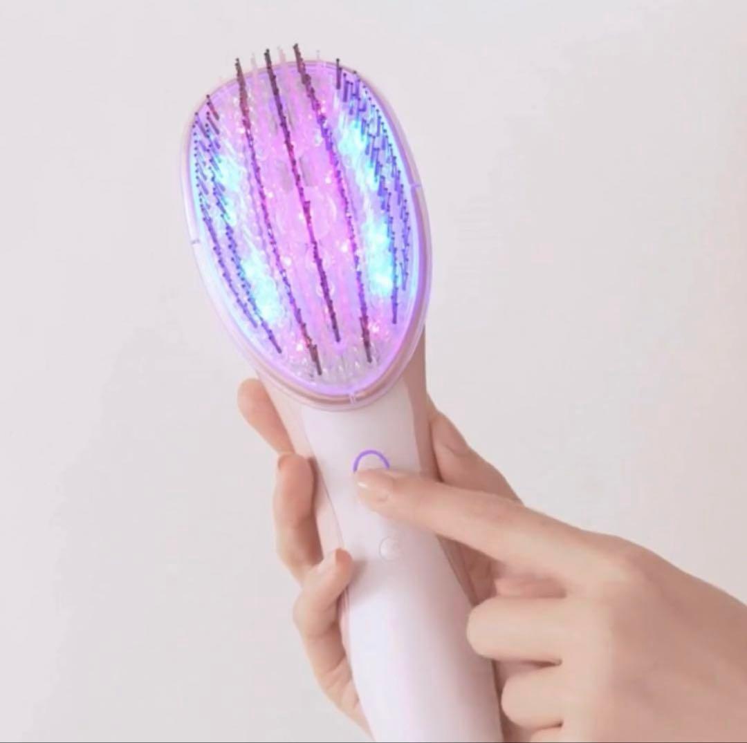 CHOUCHOU × ELLE スタイリストイオングロウブラシ 赤色青色LED