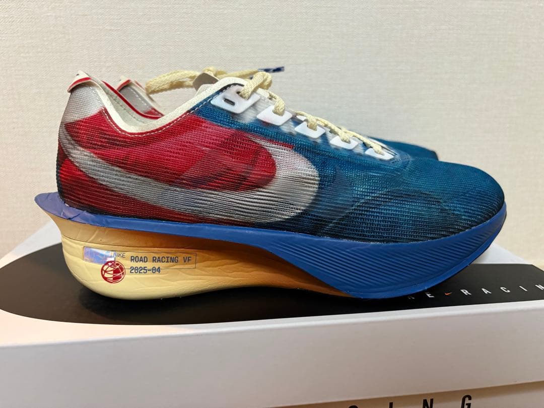 期間限定値下げ【新品未使用品】【終売カラー】ヴェイパーフライ4 25