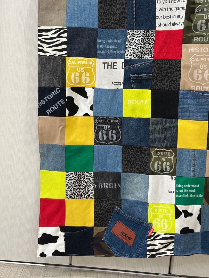 トラベルボストンバック　スポーツ、白色、デニムリメイクバック、パッチワークラグ