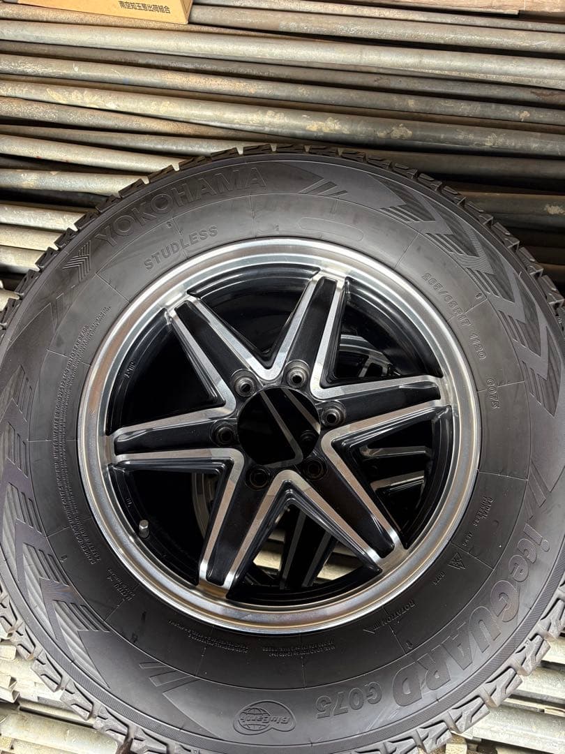 セール中！！265/65R17 ヨコハマ　アイスガード　スタッドレスタイヤセット