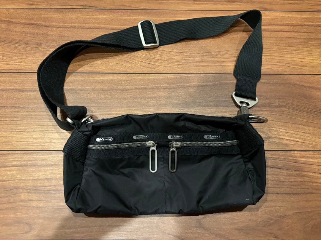 美品 LeSportsac ブラック ボディバッグ レディース