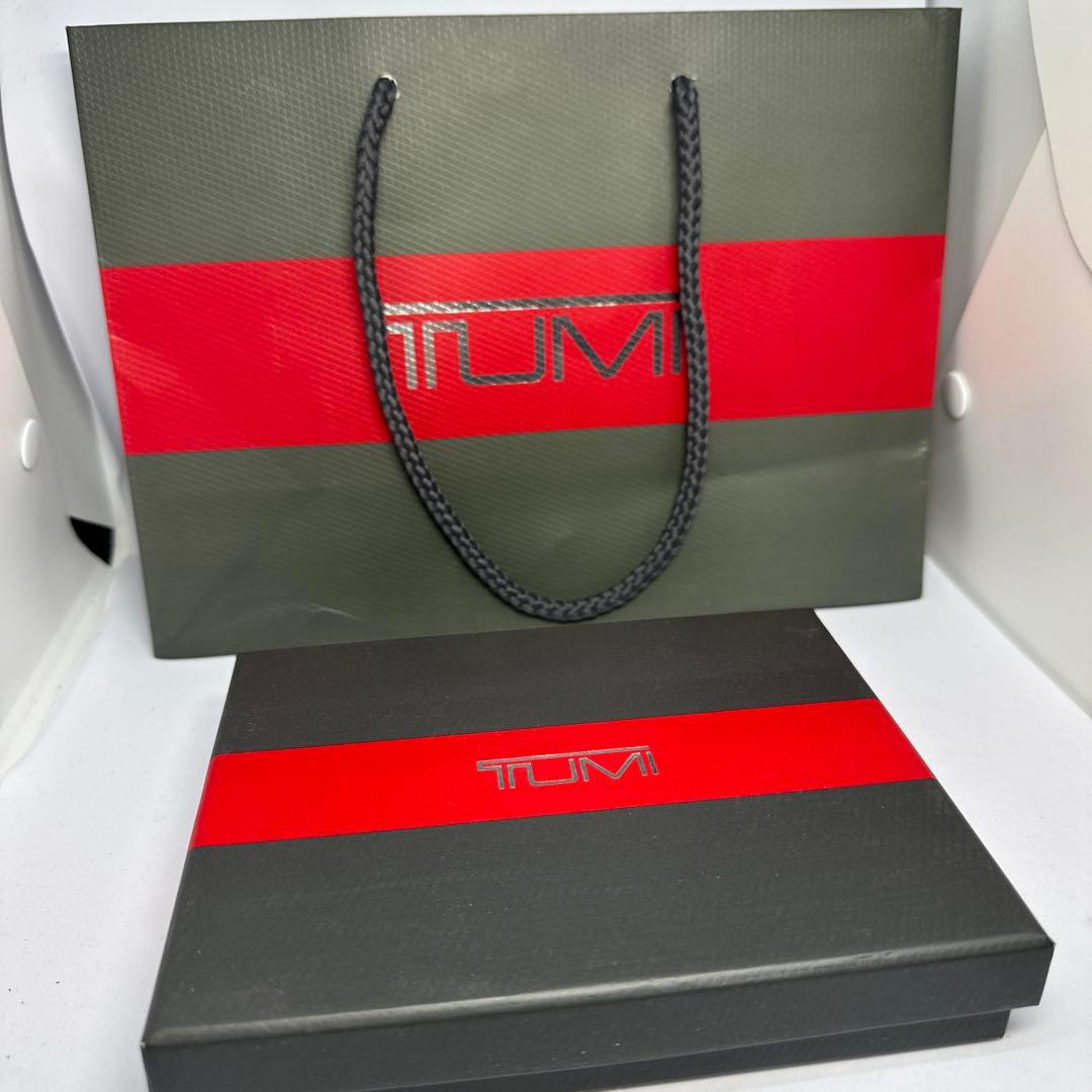新品未使用　TUMIトゥミ　パスポートカバー　ケース　011881D